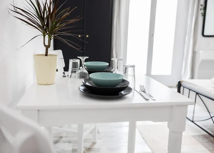 White Wave 2 Kamari (Santorini)